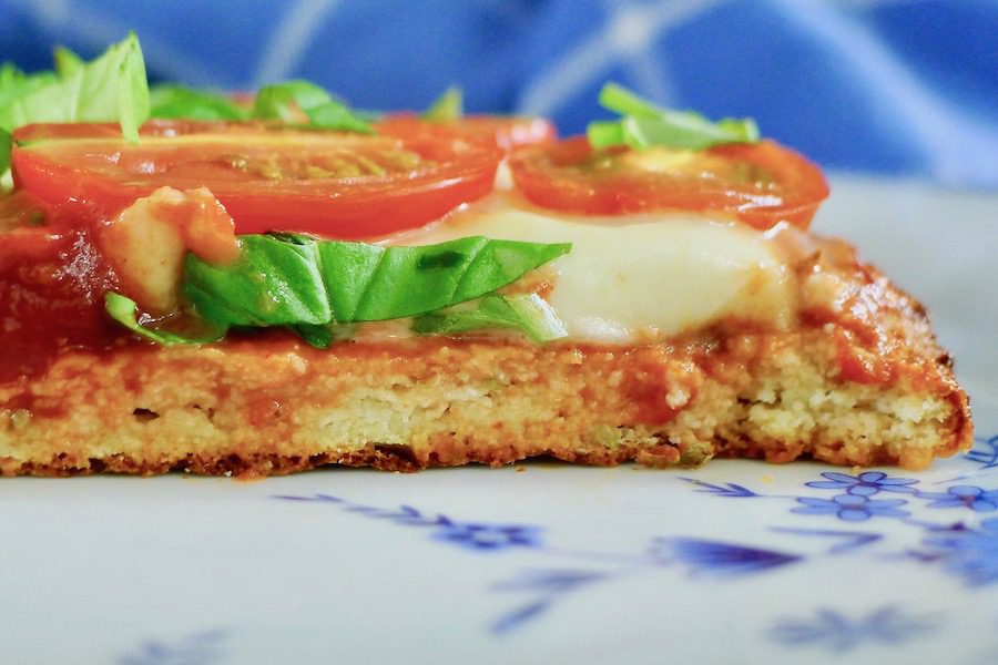 Pizza met haverzemelen, koolhydraatbeperkt recept ~ minder koolhydraten, maximale smaak ~ www.con-serveert.nl