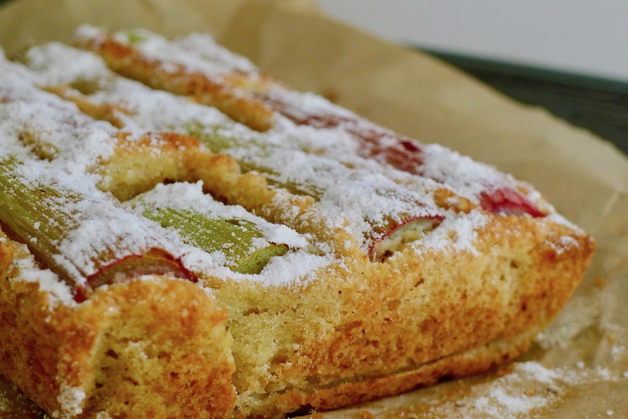 Koolhydraatarme rabarber plaattaart recept - minder koolhydraten, maximale smaak - www.con-serveert.nl