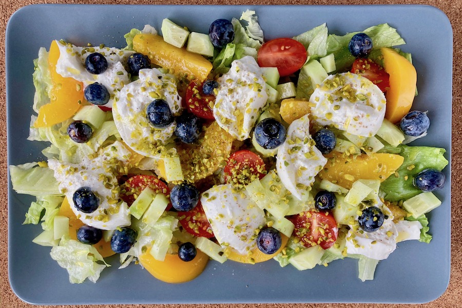 Perzik tomaten salade met burrata recept, koolhydraatarm ~ minder koolhydraten, maximale smaak ~ www.con-serveert.nl