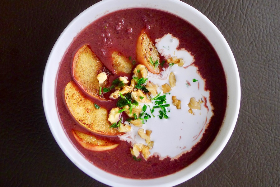 Rode kool soep met appel en gember recept - koolhydraatarm genieten begint bij Con-serveert.nl