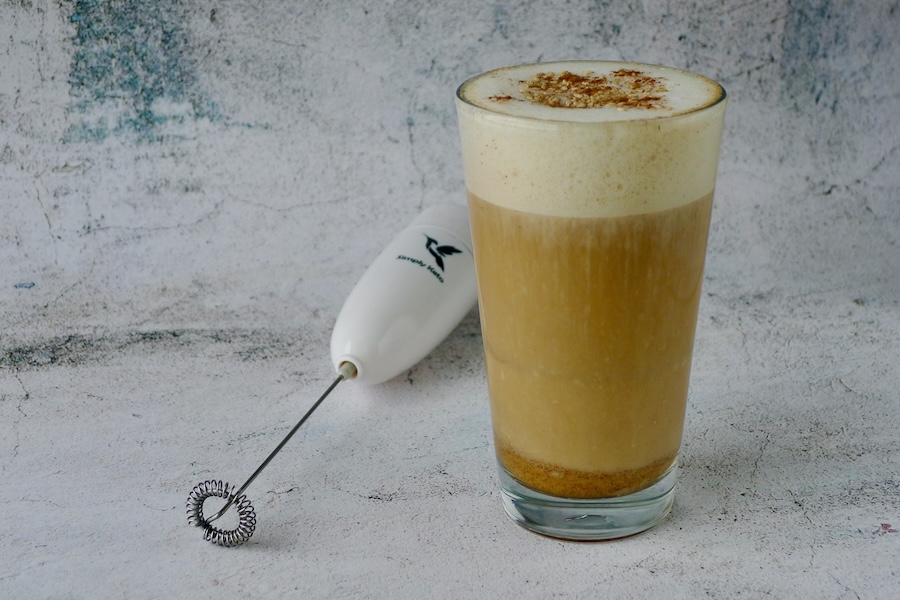 Tahin café latte, keto recept - lekker genieten begint bij Con-serveert.nl