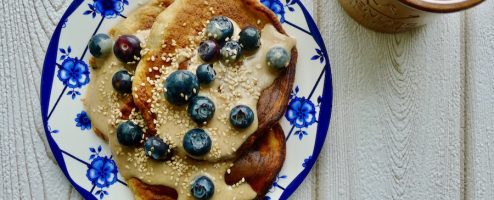 Tijgernoten pannenkoekjes met kaneel en tahin
