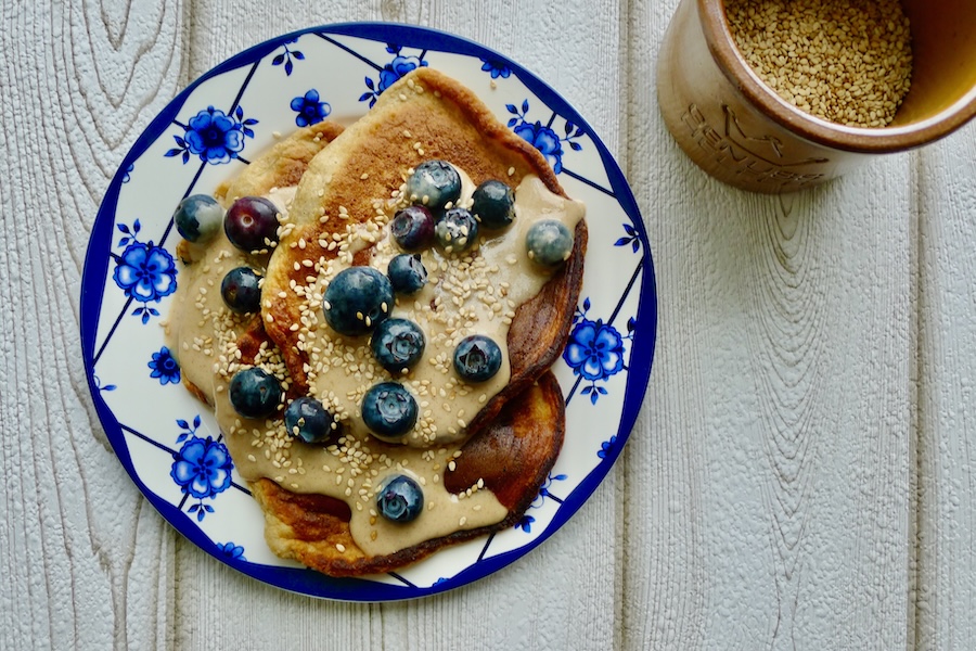 Tijgernoten pannenkoekjes met kaneel en tahin, koolhydraatarm recept - lekker genieten begint bij Con-serveert.nl