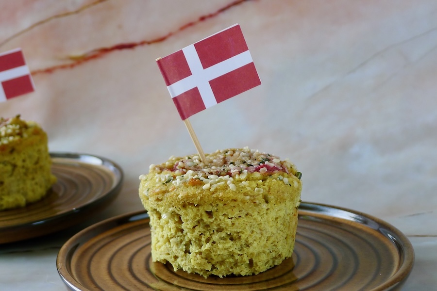 Rabarber muffins met saffraan, keto recept - koolhydraatarm genieten begint bij www.con-serveert.nl