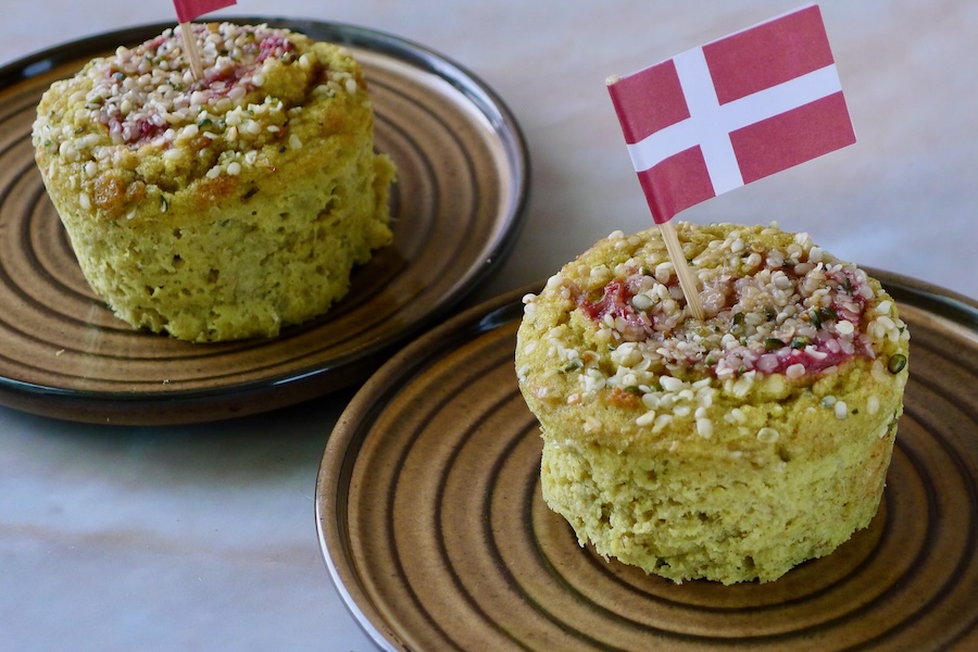 Rabarber muffins met saffraan, keto recept - koolhydraatarm genieten begint bij www.con-serveert.nl