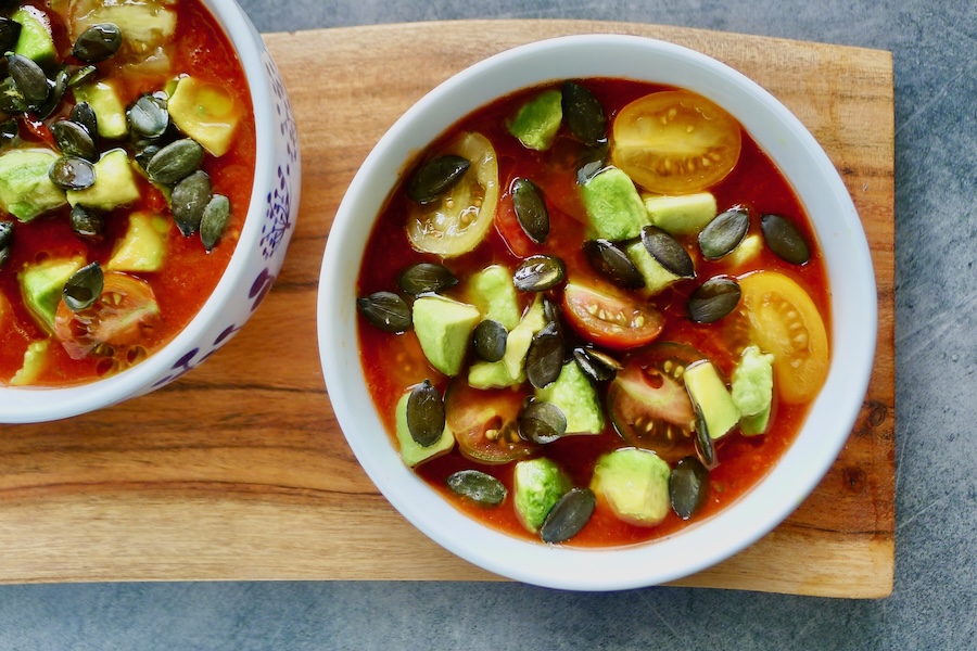 Tomaten paprika gazpacho, koolhydraatarm recept - koolhydraatarm genieten begint bij www.con-serveert.nl