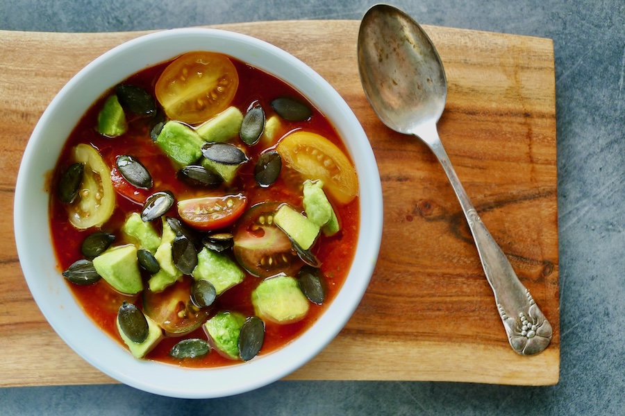 Tomaten paprika gazpacho, koolhydraatarm recept - koolhydraatarm genieten begint bij www.con-serveert.nl